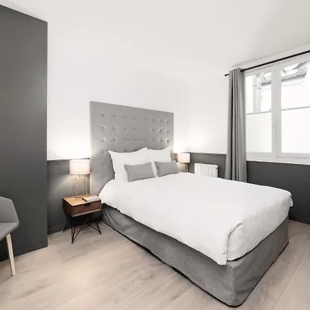 Livinparis - Luxury Ac 2 & 3 Bedrooms Le Louvre * Parigi